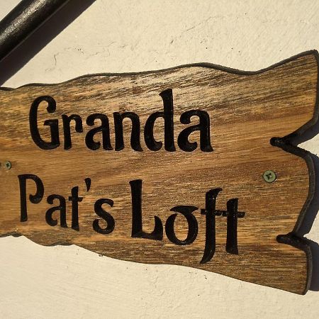 Granda Pat'S Loft Appartement Crossmaglen Buitenkant foto