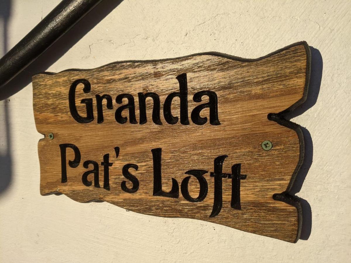 Granda Pat'S Loft Appartement Crossmaglen Buitenkant foto